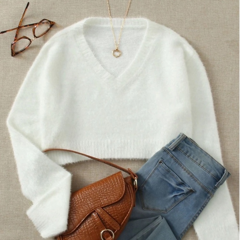 Fuzzy cropped sweater
